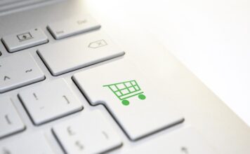 Co to jest płatność e commerce?